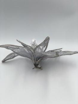 dark grey flower with clip (size: 25cm)