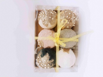 Aritifical Fur Ball put in box